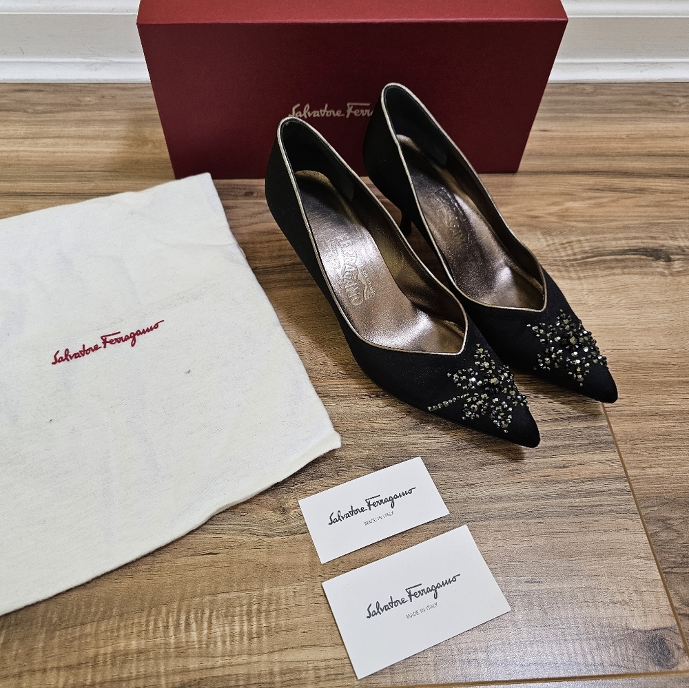 Salvatore Ferragamo satin heels with crystals - Picture 1 of 15